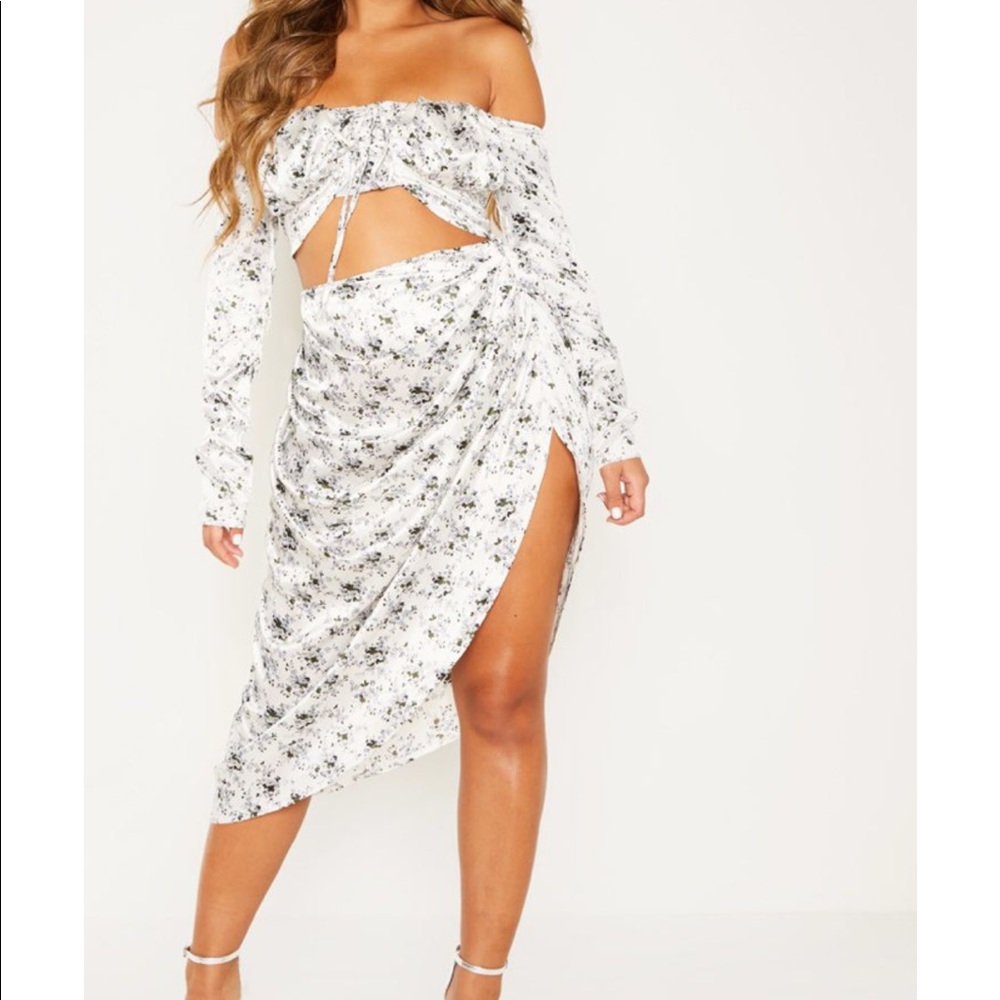 PRETTY LITTLE THING 2 PIECE FLORAL TOP & SKIRT